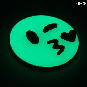 Fosforlu Emoji Öpücük ( 6,5 cm )