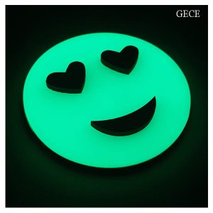 Fosforlu Emoji Kalp Gözlü ( 6,5 cm )